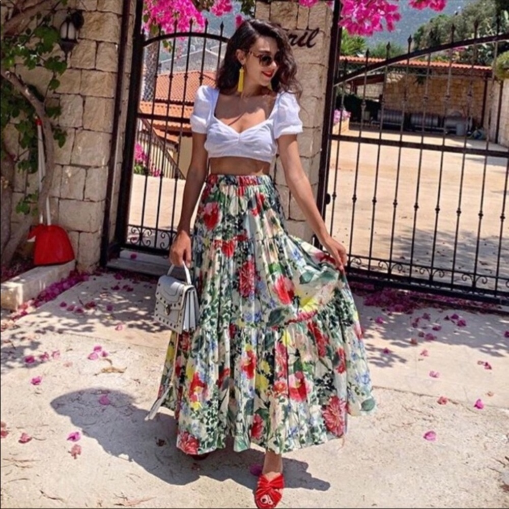 🧺 Zara INFLUENCER FAVORITE Floral print ruffled skirt